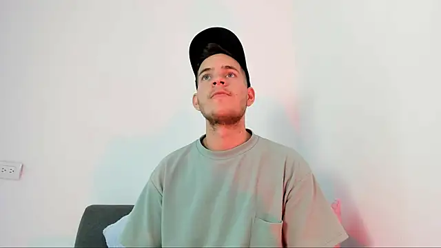 Snapshot of lara_and_danny chatting on October 2025 07:53:02 PM lara and danny online show from October 2025 07:53:02 PM