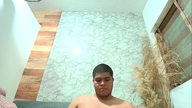 naomi campbel  online show from January 2026 08:32:01 PM