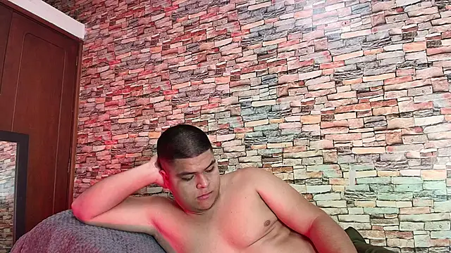 naomi campbel  online show from February 2026 01:59:01 PM