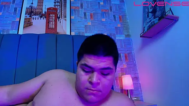 naomi campbel  online show from March 2026 08:19:02 PM