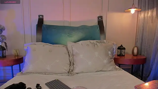 NaishaFord 1 online show from October 2025 03:06:02 AM