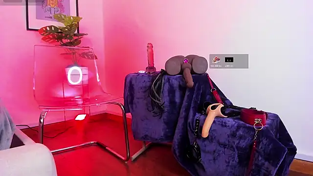 Violett Novoa online show from October 2025 12:27:02 PM