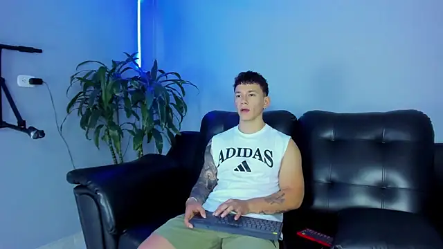 Thomas moon online show from September 2025 12:54:02 PM