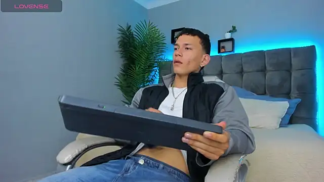 Thomas moon online show from March 2026 01:18:01 PM