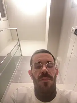 lolo7121 online show from April 2026 11:36:01 PM