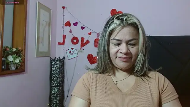 Snapshot of pamela_echeverria chatting on June 2026 11:48:01 AM pamela echeverria online show from June 2026 11:48:01 AM