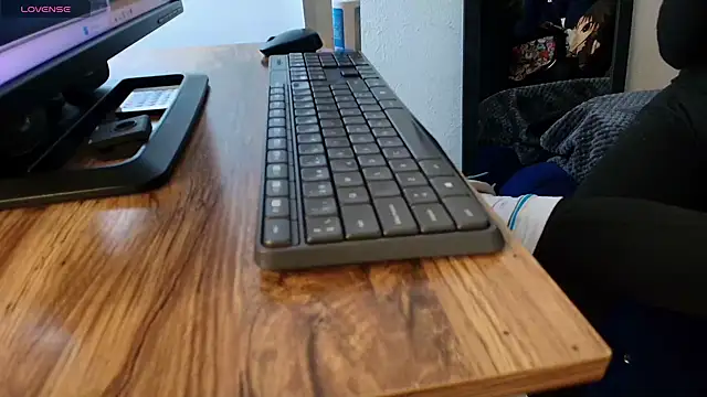 Terraelowen online show from December 2025 11:30:02 AM