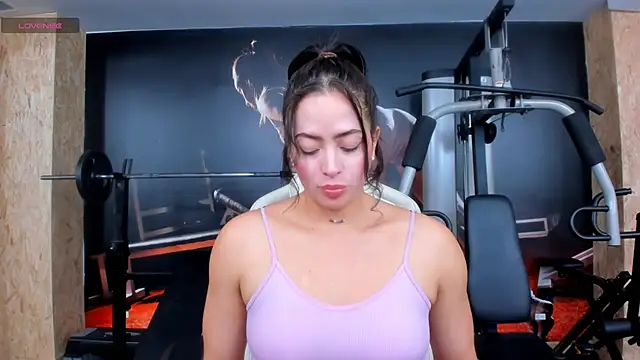 AlaskaAmato online show from November 2025 07:03:01 PM