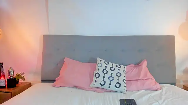 Snapshot of Luna_Claire chatting on October 2025 01:08:02 PM Luna Claire online show from October 2025 01:08:02 PM