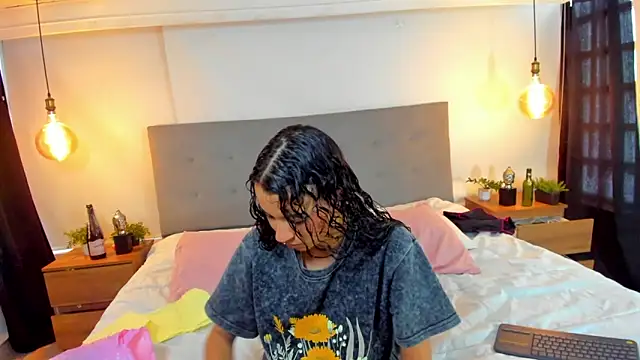 Snapshot of Luna_Claire chatting on October 2025 01:04:02 PM Luna Claire online show from October 2025 01:04:02 PM