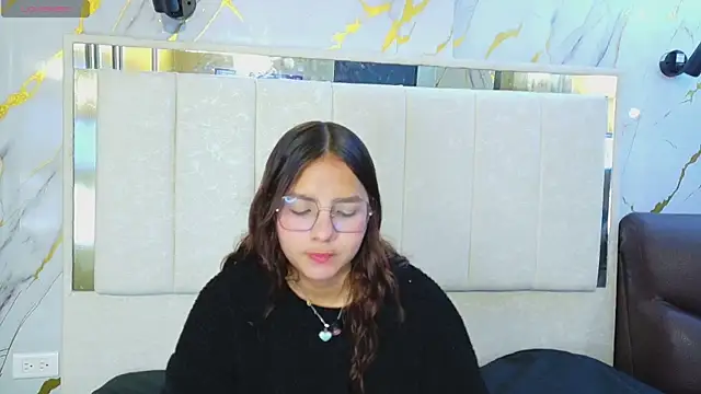 Snapshot of angeles_azul chatting on June 2026 06:06:01 PM angeles azul online show from June 2026 06:06:01 PM