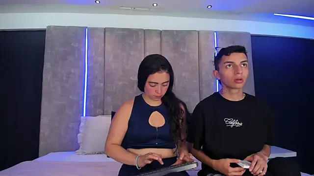 NickandAbby  online show from April 2026 07:15:02 PM