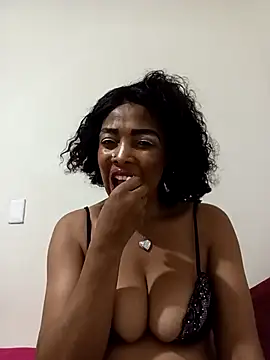 SEXYMOANSXX online show from February 2026 07:36:02 PM