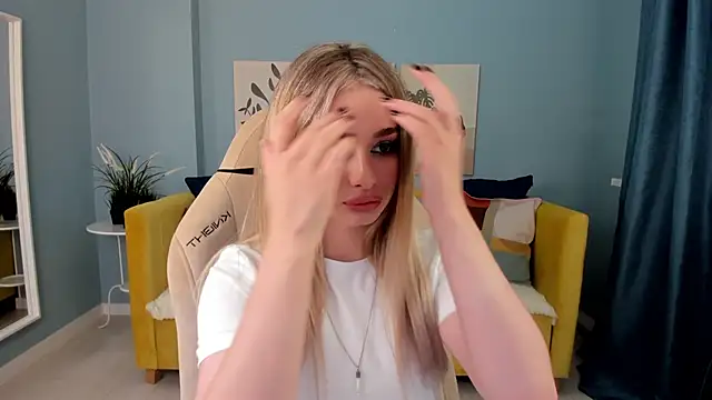 SweetyLicky online show from September 2025 04:12:02 PM