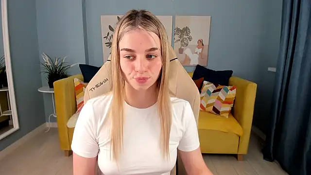 SweetyLicky online show from October 2025 04:08:01 PM