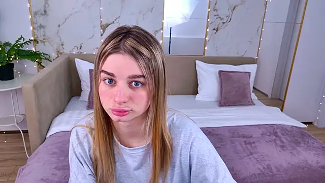 SweetyLicky online show from February 2026 04:04:01 PM