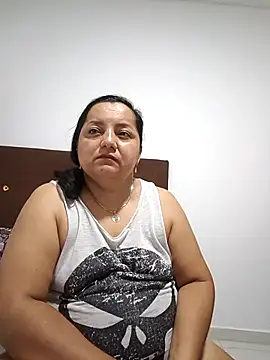 Snapshot of Dorisc_13 chatting on September 2025 11:06:02 PM Dorisc 13 online show from September 2025 11:06:02 PM