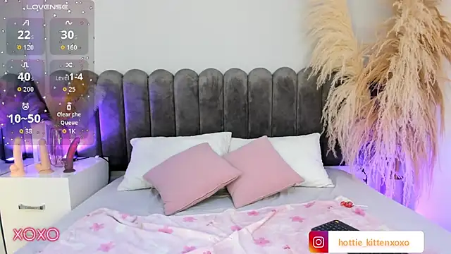 Viollet xoxo online show from September 2025 07:58:02 PM