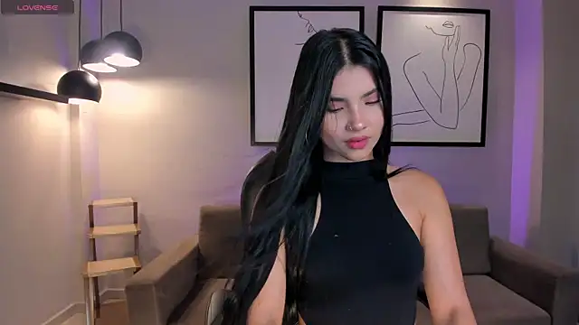 Snapshot of MiaLaurence chatting on October 2025 07:23:02 PM MiaLaurence online show from October 2025 07:23:02 PM