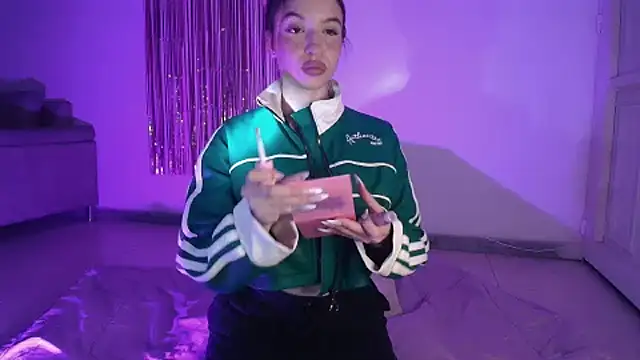 Alina Lee t online show from October 2025 03:35:01 AM