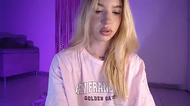 Alina Lee t online show from October 2025 02:42:02 AM