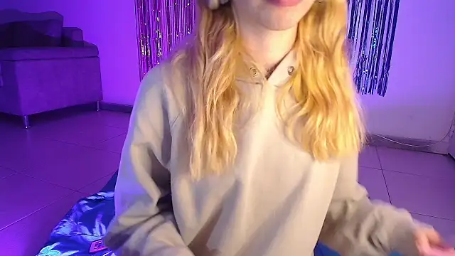 Alina Lee t online show from October 2025 02:34:01 AM