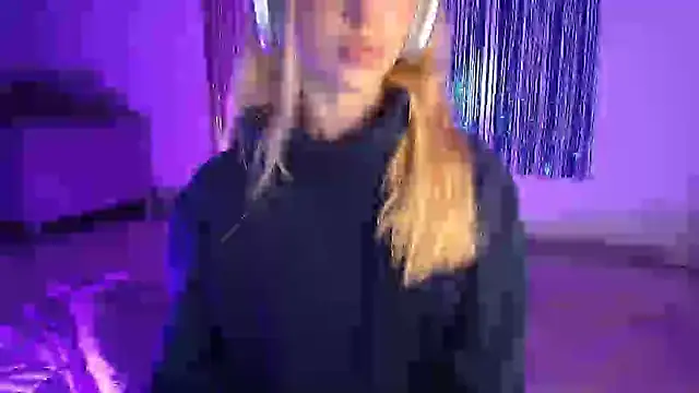 Alina Lee t online show from October 2025 02:23:02 AM