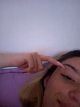 Alina Lee t online show from October 2025 04:23:02 AM