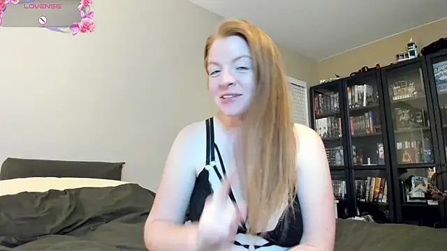 LndsyR90 online show from December 2025 03:46:02 AM