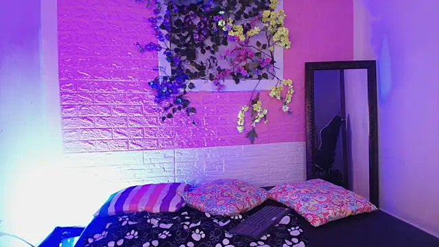 Katy bratz  online show from September 2025 02:44:02 AM