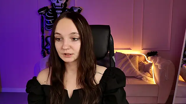 ameliaglamour online show from October 2025 10:55:01 AM