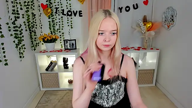 BellaMontgomery online show from February 2026 04:44:02 PM