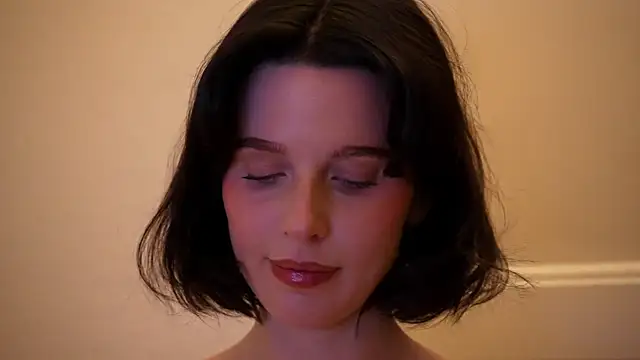 ellaa91 online show from March 2026 06:11:01 PM