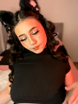 Snapshot of Sophi_dee1 chatting on November 2025 02:02:02 AM Sophi dee1 online show from November 2025 02:02:02 AM