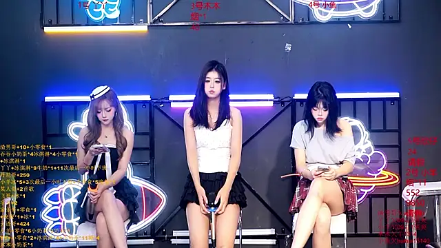 EYgirl222 online show from September 2025 08:19:01 AM