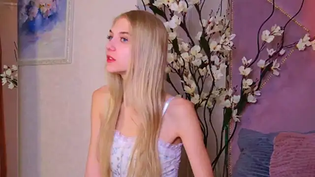 4example Chloe online show from October 2025 10:33:02 AM