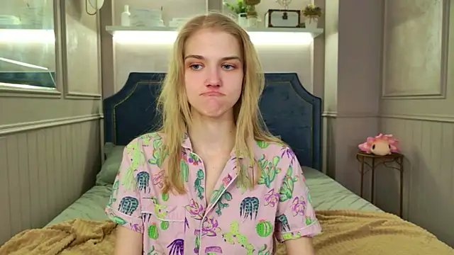 4example Chloe online show from March 2026 10:21:01 AM