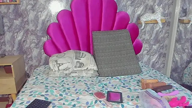 Snapshot of TANISHA_HILL chatting on September 2025 07:50:02 PM TANISHA HILL online show from September 2025 07:50:02 PM