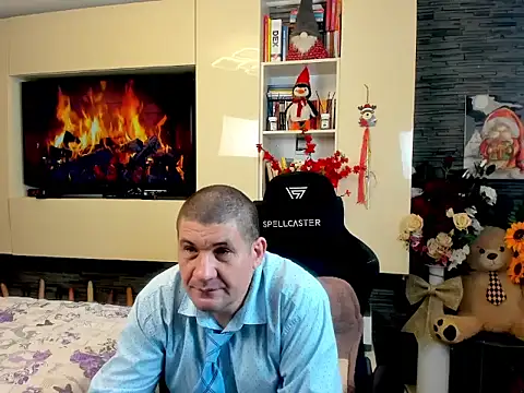 SpartacusDaddy48 online show from February 2026 04:39:02 PM