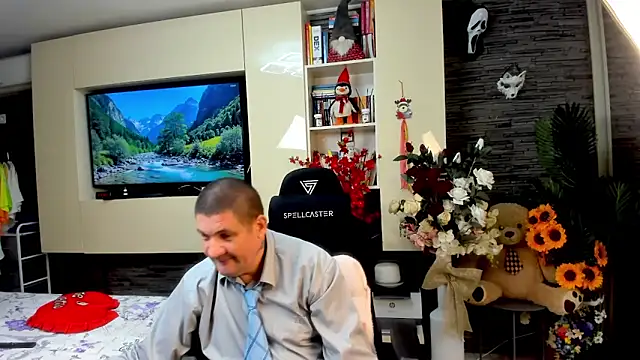 SpartacusDaddy48 online show from May 2026 07:45:02 PM
