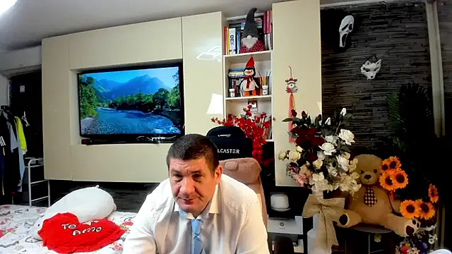 SpartacusDaddy48 online show from May 2026 08:17:01 PM