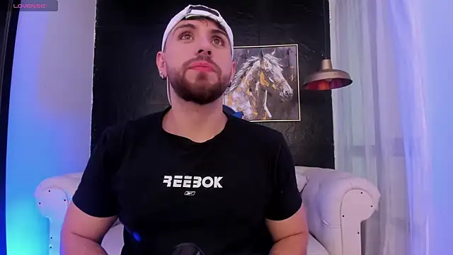 Snapshot of Maximo_Wolff chatting on October 2025 08:07:01 PM Maximo Wolff online show from October 2025 08:07:01 PM