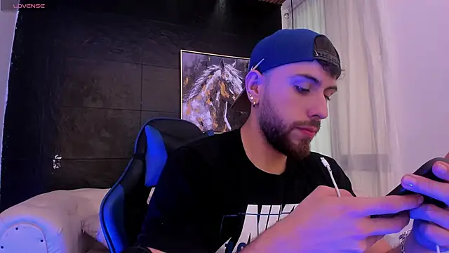 Snapshot of Maximo_Wolff chatting on October 2025 07:56:01 PM Maximo Wolff online show from October 2025 07:56:01 PM