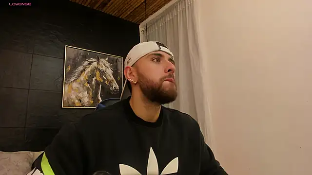 Snapshot of Maximo_Wolff chatting on October 2025 07:58:02 PM Maximo Wolff online show from October 2025 07:58:02 PM