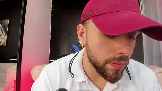 Snapshot of Maximo_Wolff chatting on October 2025 09:05:02 PM Maximo Wolff online show from October 2025 09:05:02 PM