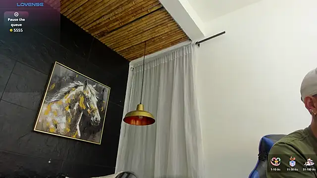 Snapshot of Maximo_Wolff chatting on October 2025 08:27:02 PM Maximo Wolff online show from October 2025 08:27:02 PM