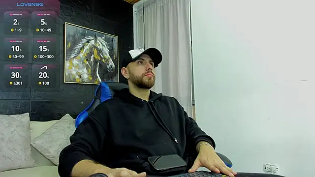 Snapshot of Maximo_Wolff chatting on November 2025 08:22:02 PM Maximo Wolff online show from November 2025 08:22:02 PM