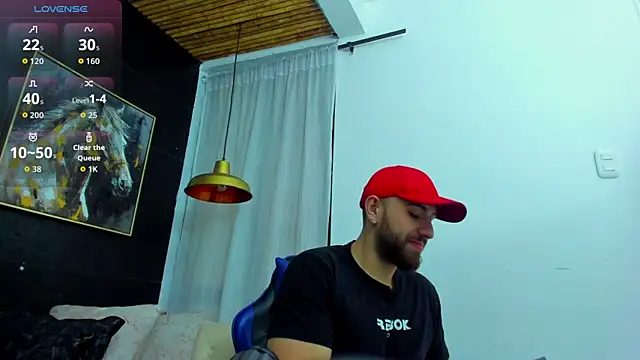 Snapshot of Maximo_Wolff chatting on November 2025 08:09:01 PM Maximo Wolff online show from November 2025 08:09:01 PM