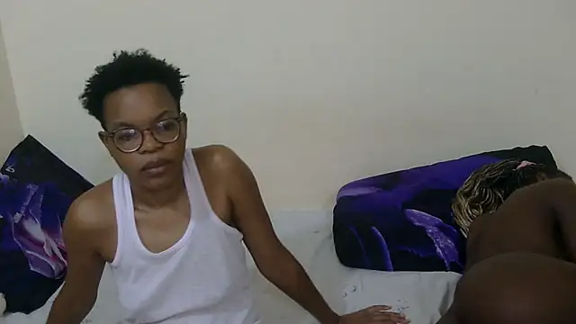 Miss-Hennessy online show from November 2025 12:30:01 AM