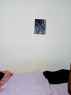 Miss-Hennessy online show from April 2026 10:43:01 PM